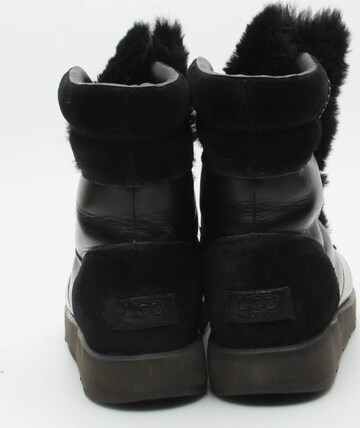 UGG Dress Boots in 39 in Black