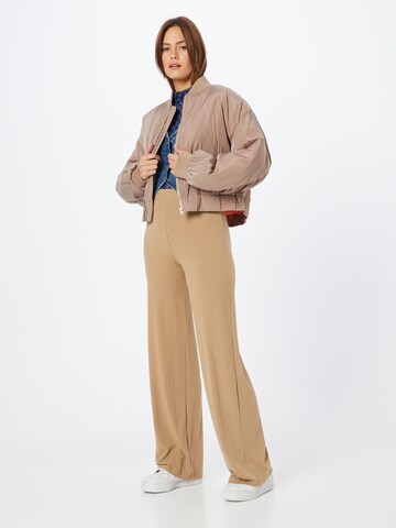 Dorothy Perkins Lużny krój Spodnie w kolorze beżowy