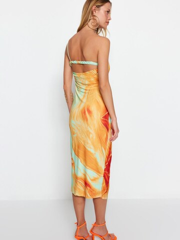 Robe de cocktail Trendyol en orange