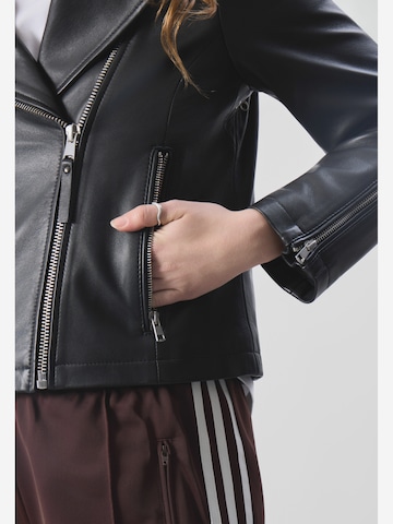 Bolongaro Trevor Between-season jacket 'Millie' in Black: side