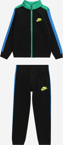 Trening de la Nike Sportswear pe negru: față