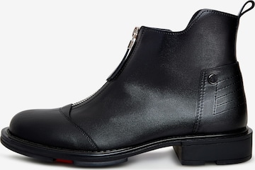 CESARE GASPARI Booties in Black: front