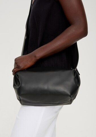 s.Oliver Shoulder Bag in Black