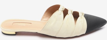 Aquazzura Flats & Loafers in 37,5 in Black: front