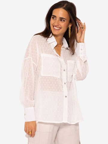 SASSYCLASSY Blouse in White: front