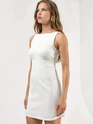 Hiccup - Vestido em branco