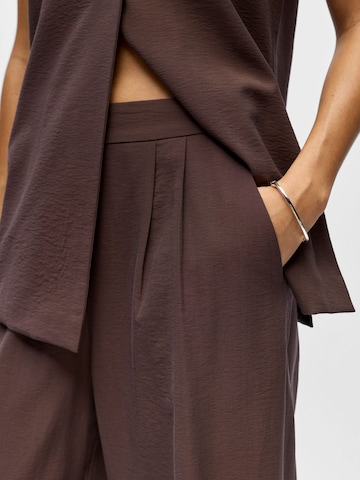 Loosefit Pantaloni con pieghe di OBJECT in marrone