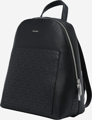 Calvin Klein - Mochila 'Must Dome' em preto