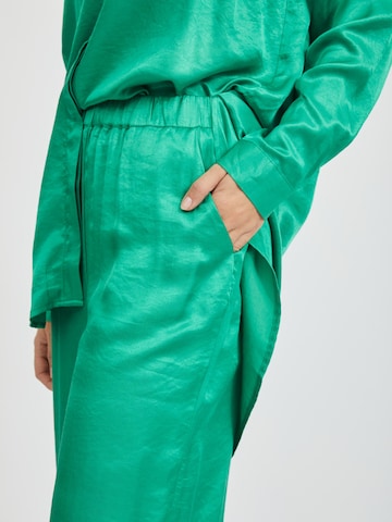 Wide leg Pantaloni di VILA in verde