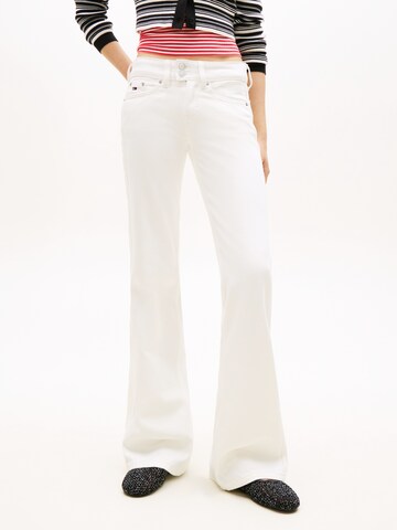 Tommy Jeans Laienev Teksapüksid 'SIA', värv valge: eest vaates