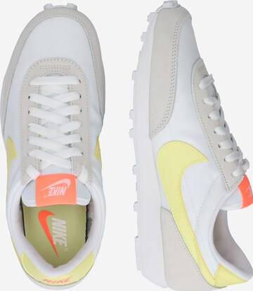 balts Nike Sportswear Zemie brīvā laika apavi 'Daybreak'