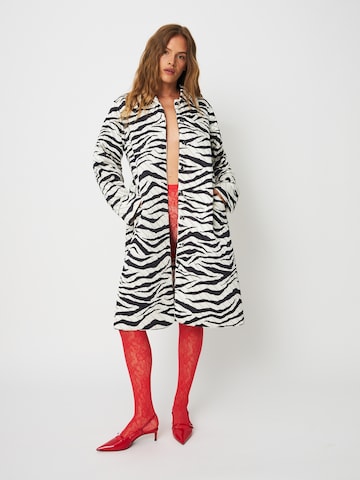 Crās Välikausitakki ' Sybillecras ' värissä valkoinen