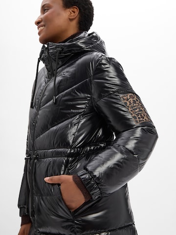 Manteau d’hiver Marc Cain en noir