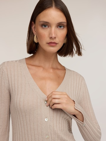 MOTIVI Gebreid vest in Beige