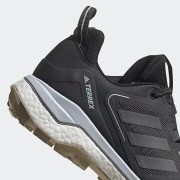 Scarpa bassa 'Skychaser 2.0' di ADIDAS TERREX in nero