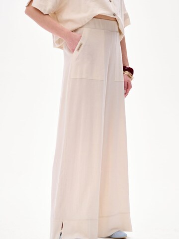 Blue Shadow Regular Hose‌‌‌‌‌‌‌ in Beige