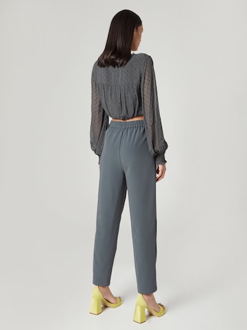 Guido Maria Kretschmer Women Slim fit Pleat-Front Pants 'Pearl' in Grey