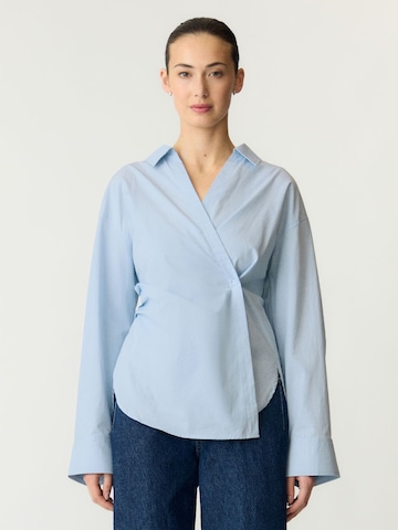Camicia da donna 'AREMIA' di YAS in blu: frontale