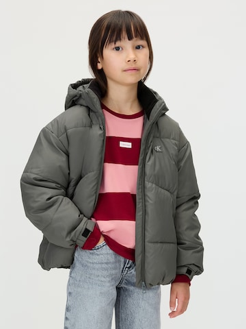 Calvin Klein JeansPrijelazna jakna - siva boja: prednji dio