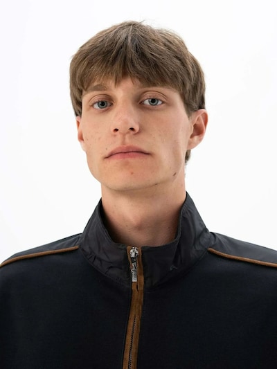 Arma Vestes en maille en noir, Vue avec produit