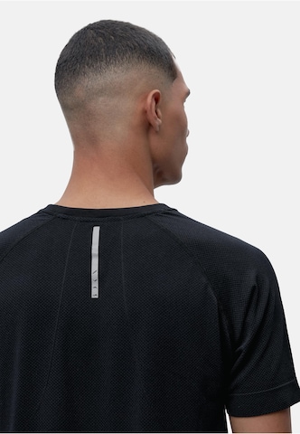 Born Living Yoga Shirt in Black