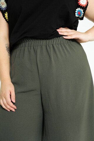 Paprika Wide Leg Hose in Grün