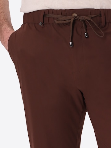 Loosefit Pantalon chino 'T. Active' Distretto12 en marron