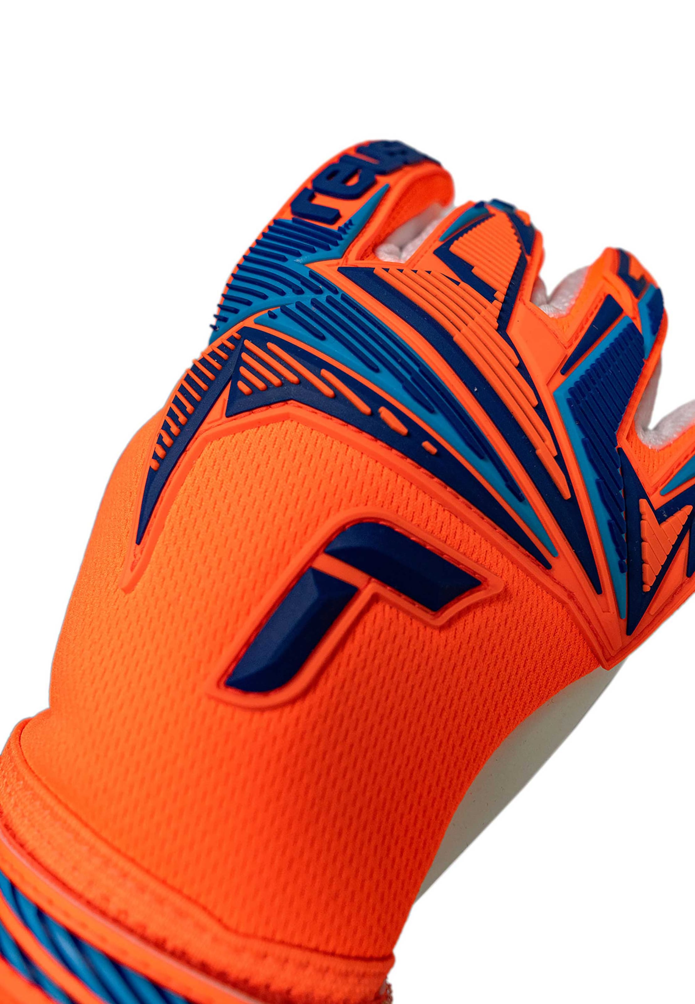 REUSCH Sports gloves 'Attrakt Freegel Advance' in Blue