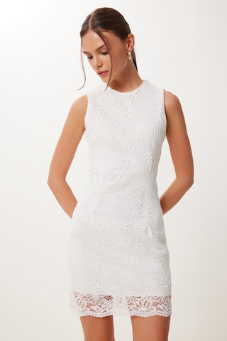 Happiness İstanbul Платье в Белый: спереди