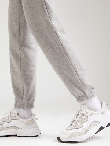 Tapered Pantaloni di JACK & JONES in grigio