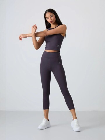 Tommy Life - Fato de jogging em cinzento: frente