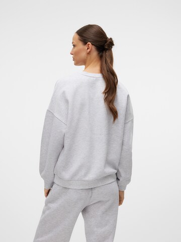 Felpa di VERO MODA in grigio