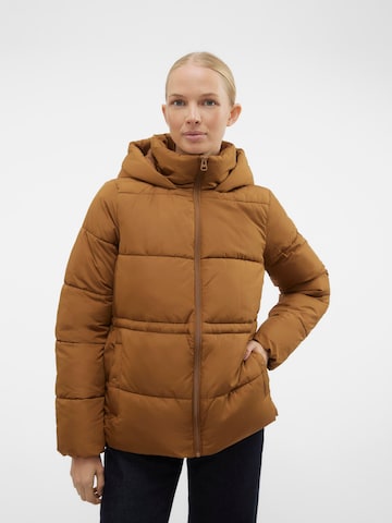 VERO MODA Kurtka zimowa w kolorze brązowy