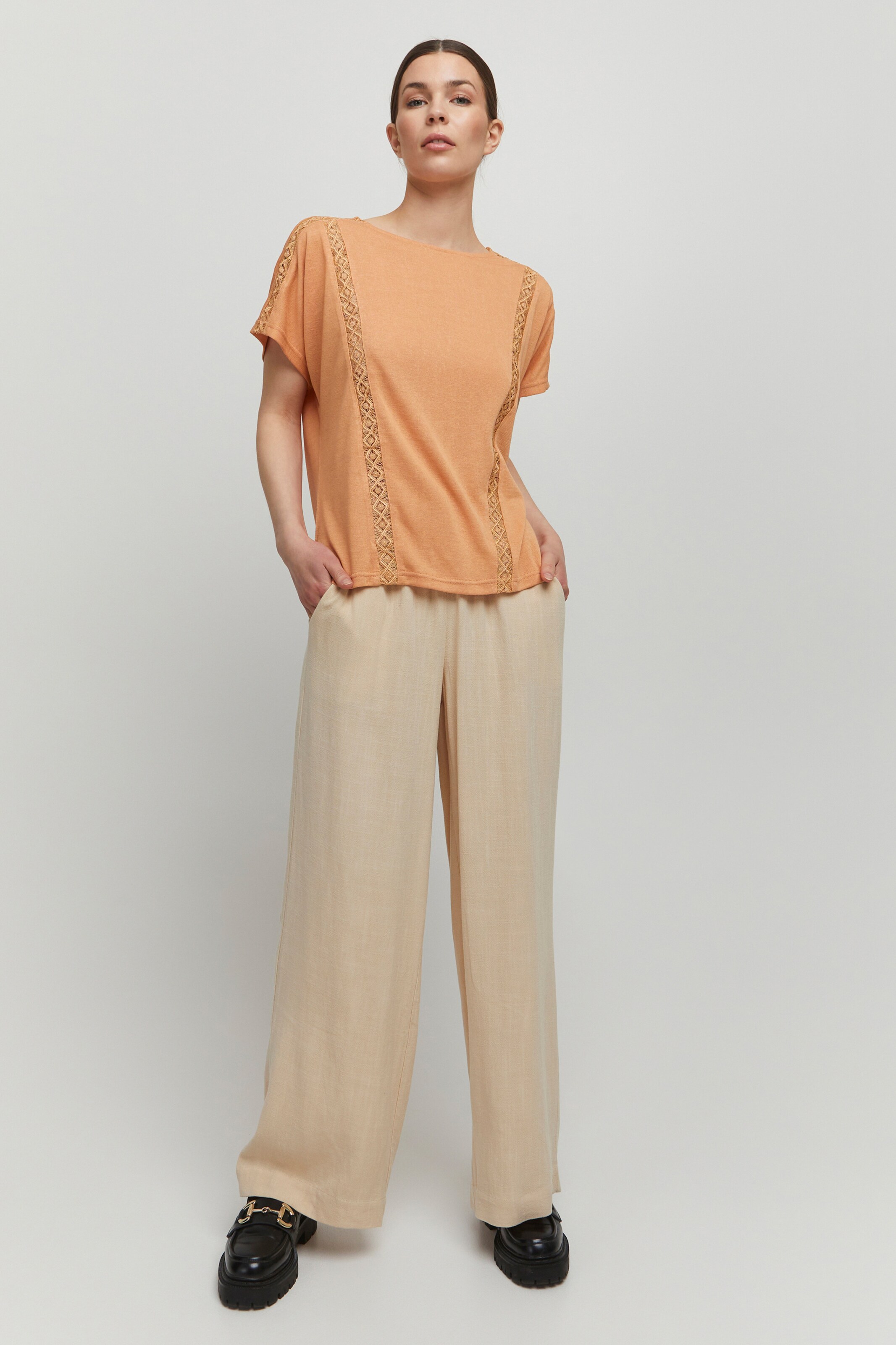 Frauen Shirts & Tops b.young T-Shirt 'BYUSIA' in Beige - XL10509 Frauen Shirts & Tops b.young T-Shirt 'BYUSIA' in Beige - XL10509