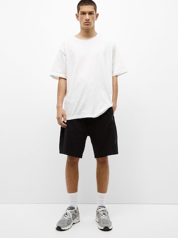 Pull&Bear Regular Shorts in Schwarz