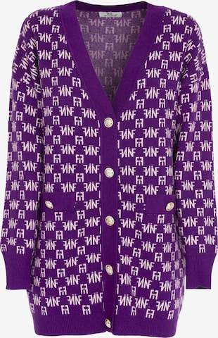 Geacă tricotată de la Influencer pe mov: față