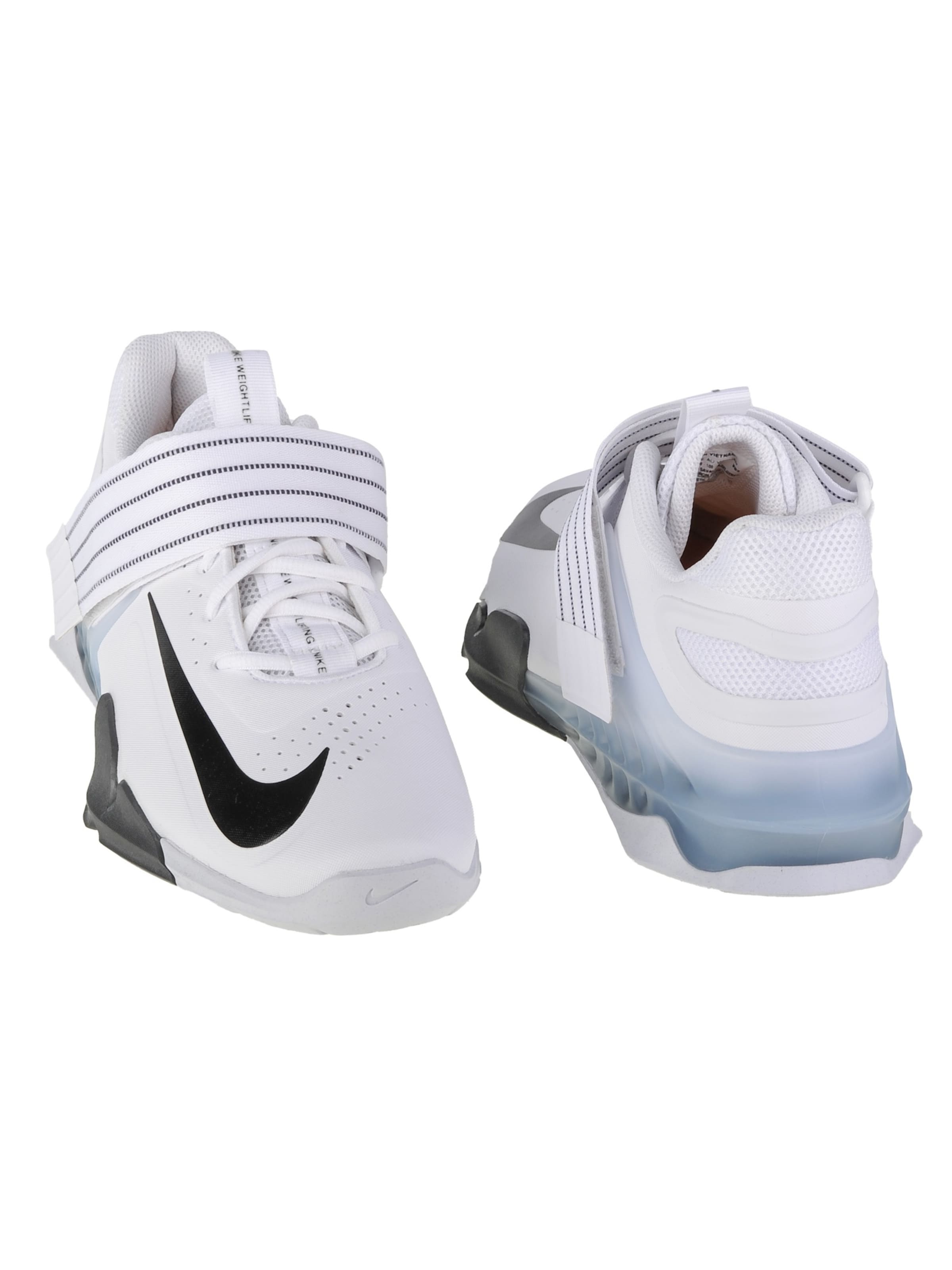 NIKE Athletic Shoes 'Nike Savaleos' in White