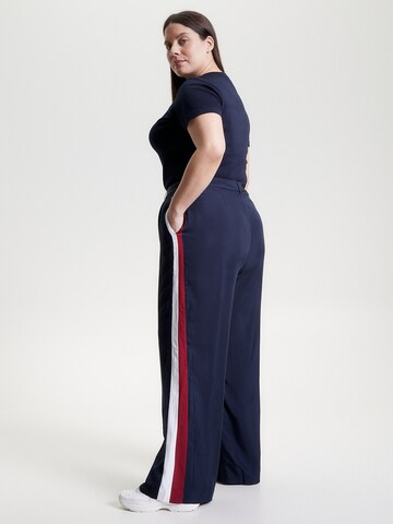 Loosefit Pantalon à pince Tommy Hilfiger Curve en bleu