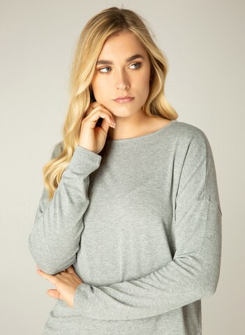 BASE LEVEL Shirt 'Yessi' in Grau