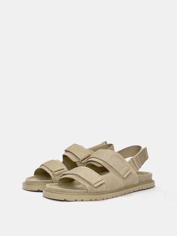 Pull&Bear Sandalen in Beige