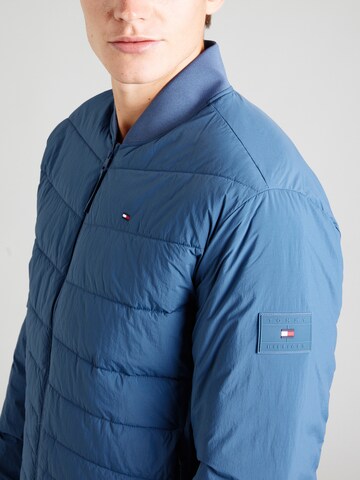 TOMMY HILFIGER Демисезонная куртка в Синий