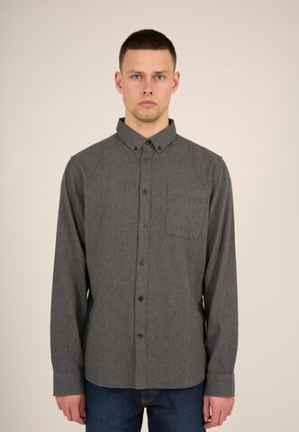 Coupe regular Chemise KnowledgeCotton Apparel en gris : devant