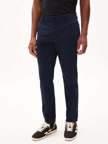 Regular Pantalon 'ATHAN' ARMEDANGELS en bleu : devant