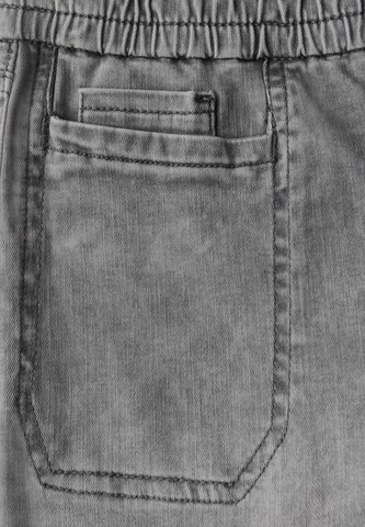 STREET ONE Regular Jeans in Grey
