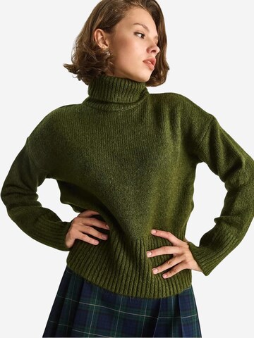Bianco Lucci Sweater in Green