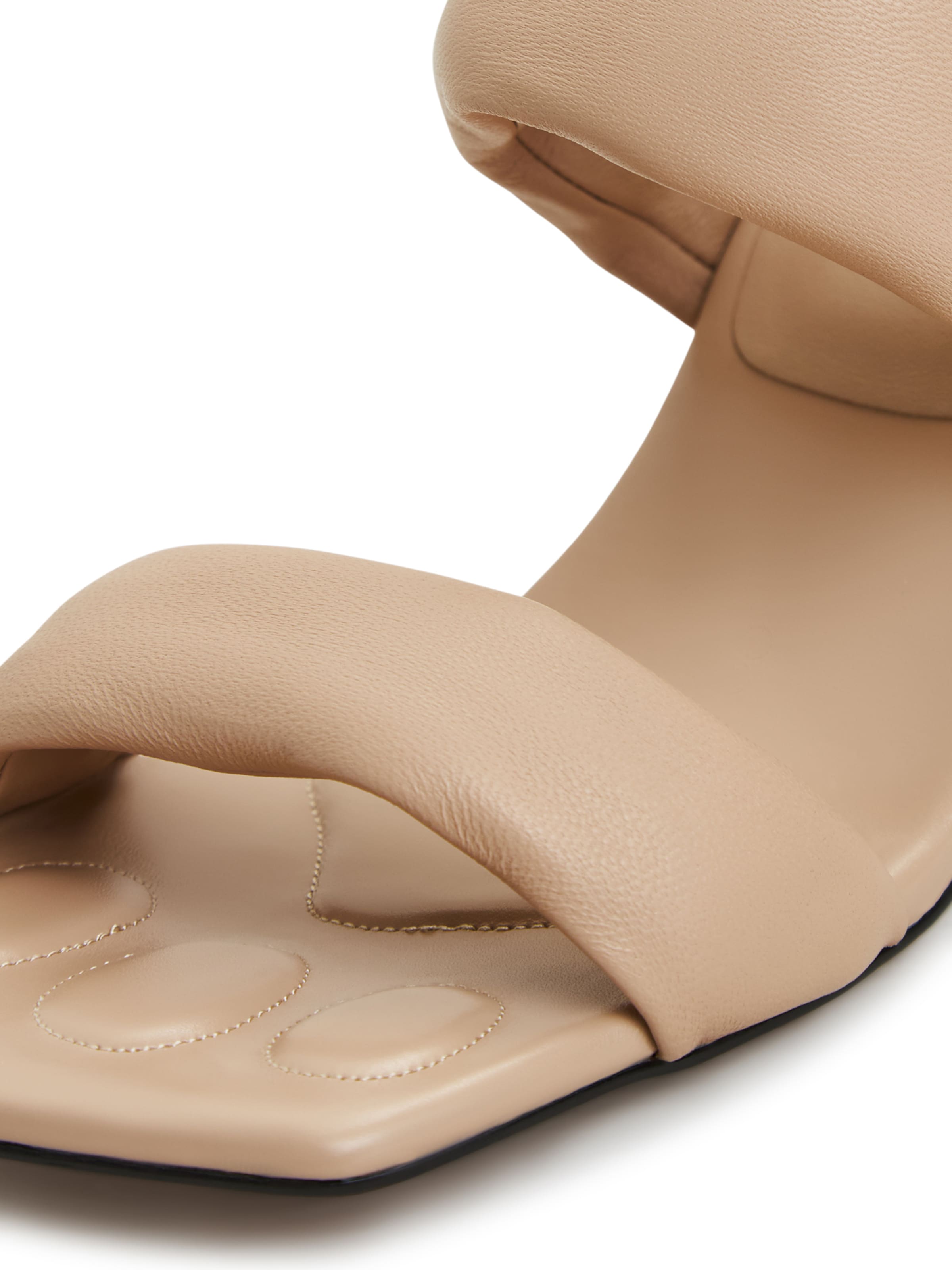 CESARE GASPARI Pantolette in Beige