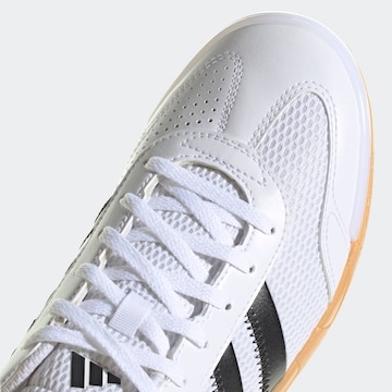 Baskets basses ADIDAS SPORTSWEAR en blanc