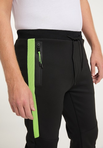 Mo SPORTS Tapered Trousers in Black