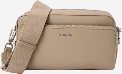 Calvin Klein Axelremsväska i beige, Produktvy