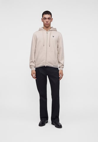 GUESS Sweatjacke in Beige